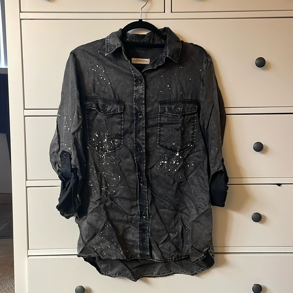 Zara Button Down - Picture 1 of 3